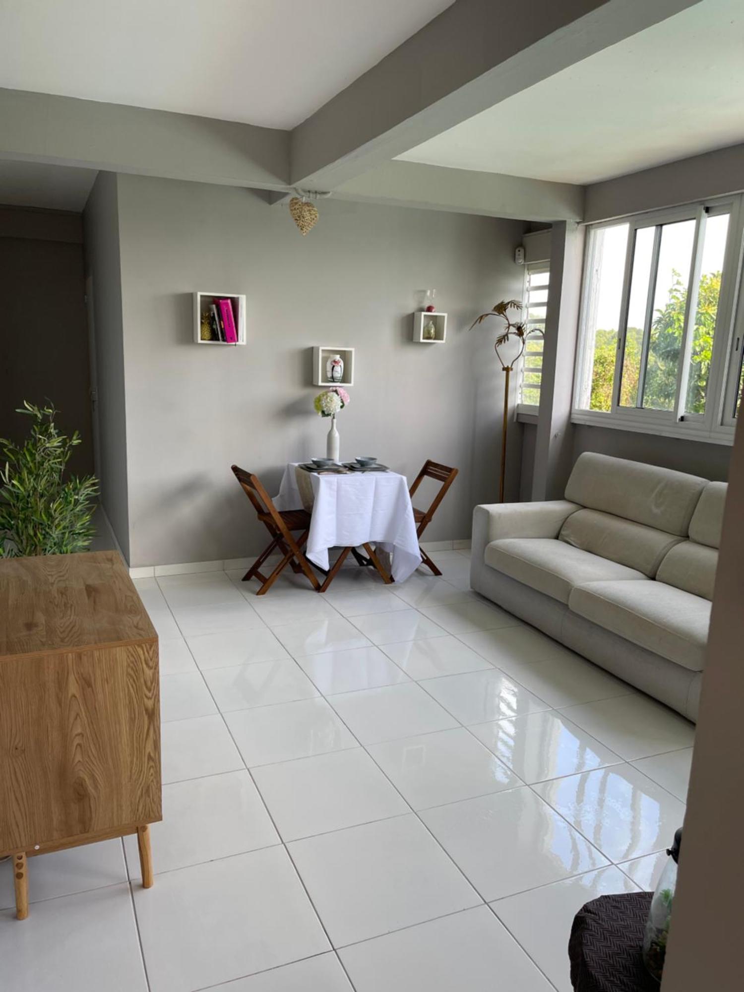 Appartement Lalau Avec Vue Sur La Mer Et Piscine Schoelcher Oda fotoğraf